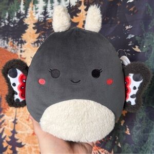 8" Ina the moth Squishmallow BNWT
